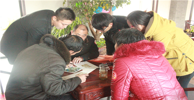网友进入苏堤杭城售楼部 